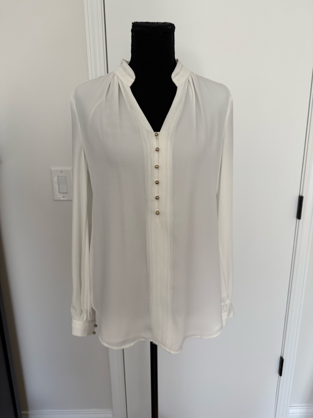 White House Black Market Cream Gold-Button Pleated Long-Sleeve Blouse